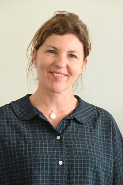 Portrait photo of Laura